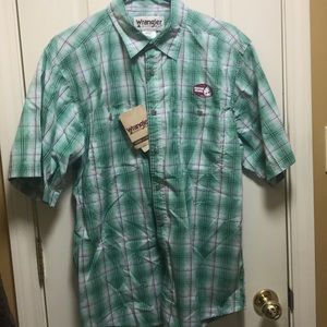 Wrangler Rugged Wear shirt. Large.